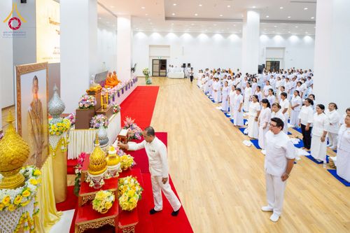 ภาพ No.221815:โครงการปฏิบัติธรรมอบรมศีลธรรม “บวชอุบาสิกาแก้ว” ถวายเป็นพระราชกุศลแด่พระบาทสมเด็จพระเจ้าอยู่หัว เนื่องในโอกาสมหามงคล “วันฉัตรมงคล”  ระหว่างวันที่ 2 – 4 พฤษภาคม 2568  ณ อาคาร 115 ปี คุณยายอาจารย์ฯ