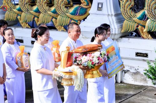 ภาพ No.179466:พิธีทอดกฐิน ณ วัดทุ่งเข็น จ.สุพรรณบุรี ในโครงการกฐินสามัคคีทั่วไทย 30,000 วัด บูชาธรรม 80 ปี หลวงพ่อธัมมชโย โดยคณะศิษยานุศิษย์วัดพระธรรมกาย วันที่ 27 ตุลาคม พ.ศ. 2567