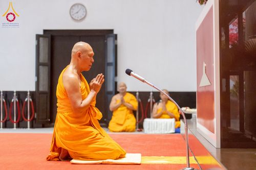 ภาพ No.244741:วันเสาร์ที่ 6 กันยายน พ.ศ. 2568 พิธีถวายบาตร บรรพชา อุปสมบทของนาคธรรมทายาท โครงการอุปสมบทหมู่บูชาธรรมครบรอบ 108 ปี  วันครูผู้ค้นพบวิชชาธรรมกาย ณ โบสถ์พระไตรปิฎก วัดพระธรรมกาย