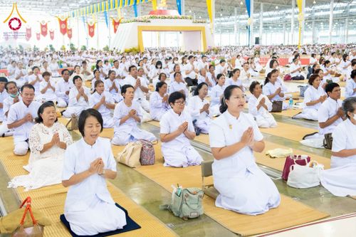 ภาพ No.277096:วันอาทิตย์ที่ 7 ธันวาคม พ.ศ. 2568 พิธีบูชาข้าวพระ ณ สภาธรรมกายสากล วัดพระธรรมกาย