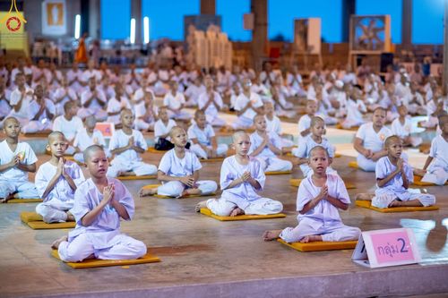 ภาพ No.214444:วันที่ 2 เมษายน พ.ศ.2568 นาคธรรมทายาท โครงการบรรพชาสามเณร ฟื้นฟูพระพุทธศาสนาทั่วไทย ปฎิบัติธรรม ณ วิหารคด 22 วัดพระธรรมกาย