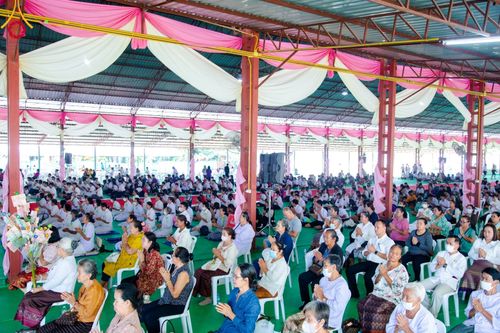 พิธีทอดผ้าป่า เพื่อสร้าง "ลานอเนกประสงค์พญานาค 4 ตระกูล" และพิธีจุดประทีปโคมลอย ลอยกระทง ถวายประทีปเป็นพุทธบูชา ณ พุทธอุทยานนานาชาติ จ.หนองคาย วันที่ 27 พฤศจิกายน พ.ศ. 2566