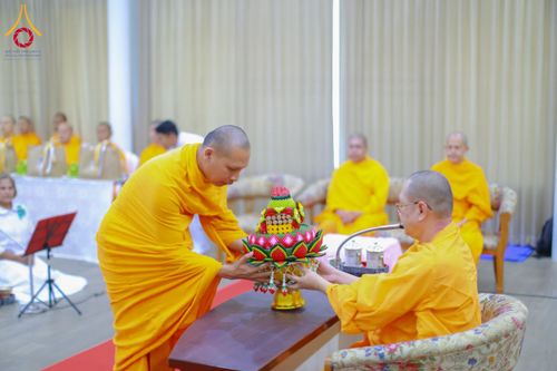 ภาพ No.197512:พิธีถวายสังฆทานคณะสงฆ์ 2 นิกายเชื่อมสัมพันธ์ไทย-เกาหลี วันอาทิตย์ที่ 5 มกราคม พ.ศ. 2568 ณ อาคารชมรมภาวนารักษ์ วัดพระธรรมกาย อำเภอคลองหลวง จังหวัดปทุมธานี