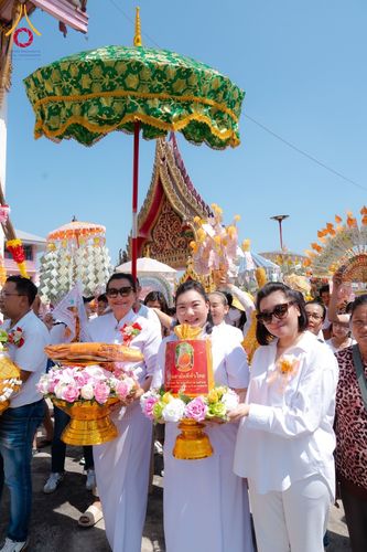 ภาพ No.177012:พิธีทอดกฐิน ณ วัดมงคลรัตน์ อ.ลำลูกกา จ.ปทุมธานี ในโครงการทอดกฐินสามัคคีทั่วไทย 30,000 วัด บูชาธรรม 80 ปี หลวงพ่อธัมมชโย โดยคณะศิษยานุศิษย์วัดพระธรรมกาย วันที่ 10 พฤศจิกายน พ.ศ. 2567