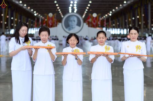 ภาพ No.240649:วันพุธที่ 27 สิงหาคม พ.ศ. 2568 พิธีทอดผ้าป่าเพื่อสร้างอาคาร  82 ปี หลวงพ่อธัมมชโย สมทบกฐินวัดพระธรรมกาย และกฐิน 30,000 วัดทั่วประเทศ ครั้งที่ 1