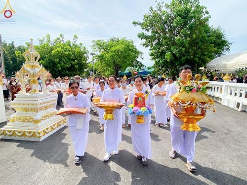 ภาพ No.170880:พิธีทอดกฐิน ณ วัดสระสี่เหลี่ยม ต.ดอนรวก อ.ดอนตูม จ.นครปฐม ในโครงการกฐินสามัคคีทั่วไทย 30,000 วัด บูชาธรรม 80 ปี หลวงพ่อธัมมชโย โดยคณะศิษยานุศิษย์วัดพระธรรมกาย วันที่ 27 ตุลาคม พ.ศ. 2567