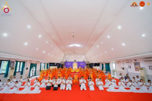 ภาพ No.283718:วันเสาร์ที่ 20 ธันวาคม  2568 พิธีบรรพชาสามเณร ณ ประเทศอินโดนีเซีย