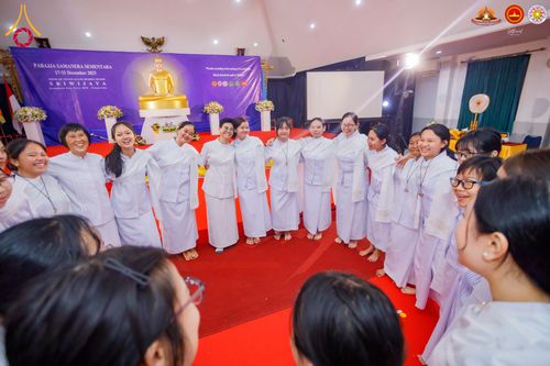 ภาพ No.282168:วันที่ 22 ธันวาคม พ.ศ.2568 พิธีปิดโครงการอบรมอุบาสิการุ่นที่ 1 อินโดนีเซีย