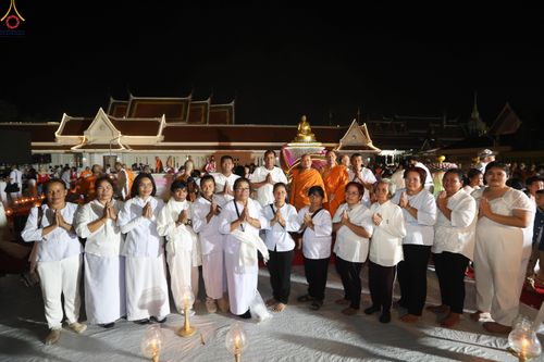 ภาพ No.297207:วันที่ 17 มกราคม พ.ศ. 2569 พิธีจุดประทีปถวายเป็นพุทธบูชา และบูชาธรรมมหาปูชนียาจารย์ (ภาพชุดที่ 2) ณ วัดโบสถ์บน ต.บางคูเวียง จ.นนทบุรี อนุสรณ์สถานลำดับที่ 4 สถานที่เกิดด้วยกายธรรม ในโครงการธรรมยาตรา กตัญญูบูชา มหาปูชนียาจารย์ พระมงคลเทพมุนี(สด จนฺทสโร) พร