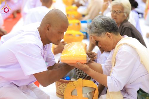 ภาพ No.281204:วันที่ 4 ธันวาคม พ.ศ. 2568 พิธีบรรพชาสามเณร ในโครงการบวชบูชาธรรมมหาปูชนียาจารย์  ณ วัดกลางพระอารามหลวง จังหวัดบุรีรัมย์