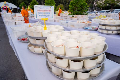 ภาพ No.292665:วันที่ 12 มกราคม พ.ศ. 2569 พิธีถวายภัตตาหารเป็นสังฆทาน แด่พระธรรมยาตรา ณ อนุสรณ์สถานมหาวิหารพระมงคลเทพมุนี (โลตัสแลนด์) อ.สองพี่น้อง จ.สุพรรณบุรี ในโครงการธรรมยาตรา กตัญญูบูชา มหาปูชนียาจารย์ พระมงคลเทพมุนี(สด จนฺทสโร) พระผู้ปราบมาร อนุสรณ์สถาน 7 แห่ง ปี