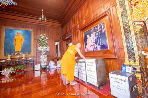 ภาพ No.342120:วันศุกร์ที่ 31 กรกฎาคม พ.ศ.2569 พระภิกษุวัดพระธรรมกาย ทำวัตรพระผู้ใหญ่เนื่องในวันเข้าพรรษา