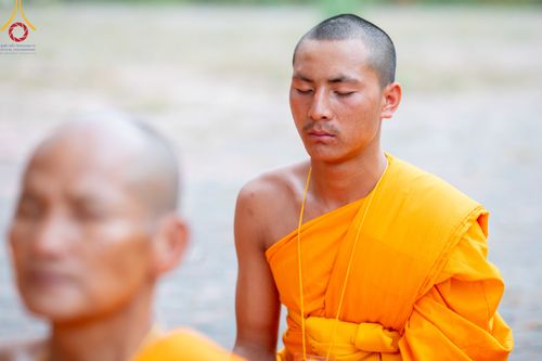 ภาพ No.314648:วันที่ 20 มีนาคม พ.ศ. 2569 พระอาจารย์ แนะนำการปฏิบัติธรรมให้แก่สามเณร  โครงการบรรพชาสามเณร 500 รูป เนปาล ณ วิหารมายาเทวี ประเทศเนปาล