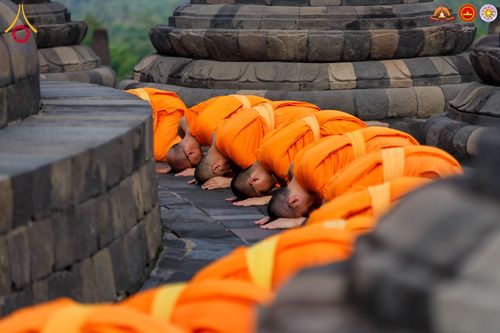 ภาพ No.280086:วันที่ 31 ธันวาคม พ.ศ. 2568 เดินธรรมยาตราที่บรมพุทธโธ อินโดนีเซีย