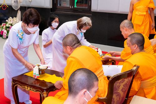 ภาพ No.78597:พิธีต้อนรับสัญญาบัตร พัดยศ ผ้าไตรและถวายมุทิตาสักการะฯ พระครูสิทธิรัตนวิเทศ และ พระครูวิเทศสันติคุณ วันอังคารที่ 28 มีนาคม พ.ศ. 2566 ณ อุโบสถวัดพระธรรมกาย