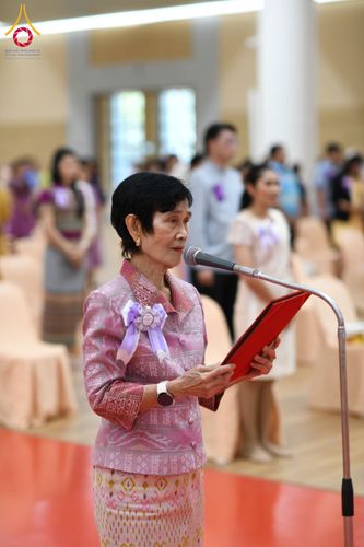 ภาพ No.196084:ผู้ว่าปทุมฯ เปิดงานวันครู ครั้งที่ 69 พ.ศ. 2568 จังหวัดปทุมธานี “เรียนดี มีความสุข : ครูไทยร่วมใจปฏิวัติการศึกษา เด็กฉลาดคิด ฉลาดทำ” ณ วัดพระธรรมกาย - รวมใจระลึกถึงพระคุณบูรพาจารย์ ยกย่องเชิดชูเกียรติผู้ประกอบวิชาชีพทางการศึกษาที่ประกอบคุณงามความดี 