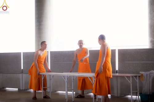 ภาพ No.218304:วันที่ 12-18 เมษายน พ.ศ. 2568 พระภิกษุและเจ้าหน้าที่อาสาสมัคร เตรียมพื้นที่ต้อนรับพักค้างพระสังฆาธิการ เนื่องในงานวันคุ้มครองโลก 22 เมษายน พ.ศ. 2568