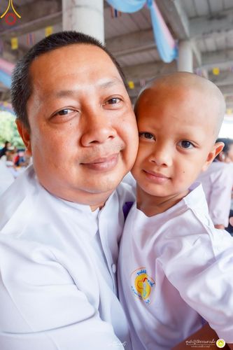 ภาพ No.215991:วันพฤหัสบดีที่ 3 เมษายน พ.ศ. 2568 พิธีบรรพชาสามเณร ภาคฤดูร้อน รุ่นที่ 15  บูชาธรรมหลวงพ่อธัมมชโย 81 ปี 81 รูป ณ ศูนย์ปฏิบัติธรรมสวนผึ้ง จ.ราชบุรี