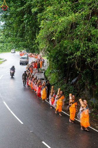 ภาพ No.140969:PhotoStory มหาศรัทธา ธรรมยาตราศรีลังกา EP.5 โครงการสยาม-ลังกา ธรรมยาตรา ฉลองเทศกาลวิสาขบูชาแห่งชาติ ศรีลังกา บูชาธรรม 80 ปีหลวงพ่อธัมมชโย เส้นทางจาก เมืองดัมบูลลา ไปยัง เมืองมาตะเล ตั้งแต่วันที่ 17-20 พฤษภาคม พ.ศ.2567