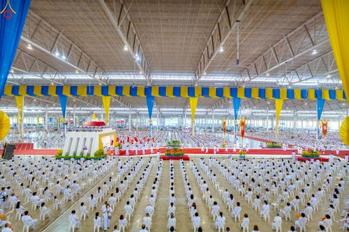 ภาพ No.251596:วันที่ 10 ตุลาคม พ.ศ. 2568 พิธีทอดผ้าป่าสมทบกฐินวัดพระธรรมกาย และสมทบกฐิน 30,000 กว่าวัดทั่วประเทศ ครั้งที่ 3 ณ สภาธรรมกายสากล วัดพระธรรมกาย