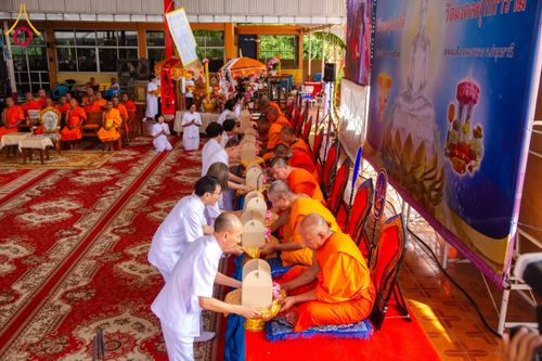 ภาพ No.170772:พิธีทอดกฐิน ณ วัดมงคลพุการาม ปทุมธานี ในโครงการกฐินสามัคคีทั่วไทย 30,000 วัด บูชาธรรม 80 ปี หลวงพ่อธัมมชโย โดยคณะศิษยานุศิษย์วัดพระธรรมกาย วันที่ 27 ตุลาคม พ.ศ. 2567