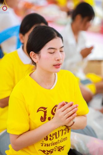 ภาพ No.146481:มหาสังฆทานถวายเป็นพุทธบูชาครั้งยิ่งใหญ่ โครงการทำบุญตักบาตร เพื่อถวายเป็นพระราชกุศล เนื่องในโอกาสมหามงคลเฉลิมพระชนมพรรษา พระบาทสมเด็จพระเจ้าอยู่ห้วฯ ทรงเจริญพระชนมพรรษา 6 รอบ 72 พรรษา