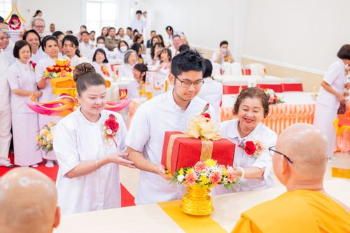ภาพ No.175050:พิธีทอดกฐิน วัดพระธรรมกายซิลิคอนวัลเลย์ มลรัฐแคลิฟอร์เนีย ประเทศสหรัฐอเมริกา บูชาธรรม 80 ปี หลวงพ่อธัมมชโย โดยคณะศิษยานุศิษย์วัดพระธรรมกาย วันที่ 27 ตุลาคม พ.ศ. 2567
