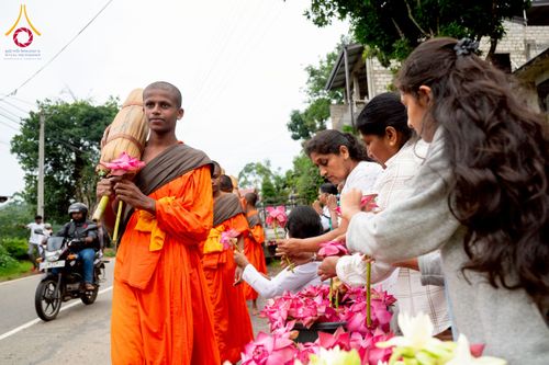 ภาพ No.226288:วันที่ 7-10 พฤษภาคม พ.ศ. 2568 โครงการเดินธรรมยาตรา สยาม-ลังกา ธรรมยาตรา ฉลองเทศกาลวิสาขบูชาแห่งชาติ ศรีลังกา บูชาธรรม 81 ปี หลวงพ่อธัมมชโย เมืองนูวราอิลิยา ประเทศศรีลังกา