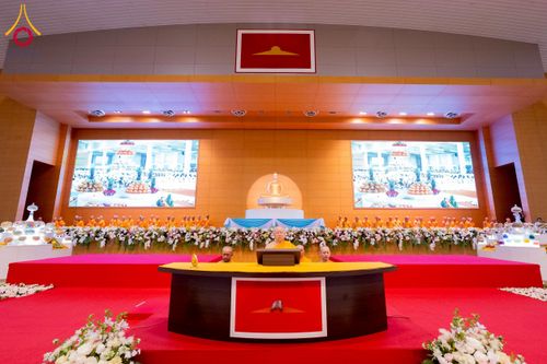 ภาพ No.264338:วันอาทิตย์ที่ 2 พฤศจิกายน พ.ศ. 2568 พิธีบูชาข้าวพระ ณ สภาธรรมกายสากล วัดพระธรรมกาย