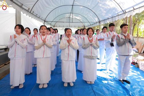 ภาพ No.203006:V.51 สารพัดV สารพัดดี ที่คลองบางนางแท่น ในโครงการธรรมยาตรา กตัญญูบูชา มหาปูชนียาจารย์ พระมงคลเทพมุนี(สด จนฺทสโร) พระผู้ปราบมาร อนุสรณ์สถาน 7 แห่ง ปีที่ 13 ระหว่างวันที่ 2-31 มกราคม พ.ศ. 2568