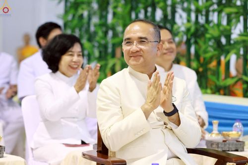 ภาพ No.236253:วันที่ 3 สิงหาคม พ.ศ. 2568 พิธีมุทิตาสักการะพระภิกษุ ผู้สอบได้เปรียญธรรม 9 ประโยค ระดับโลก ปีที่ 37, พิธีมอบโล่และทุนการศึกษา สำนักเรียนบาลีดีเด่นทั่วประเทศ ณ ห้องแก้วสารพัดนึก 1 วัดพระธรรมกาย