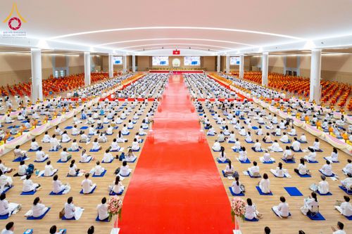 ภาพ No.272909:วันอาทิตย์ที่ 23 พฤศจิกายน พ.ศ.2568 พิธีมุทิตาสักการะ พระมหาเถระและพระเถระ ประจำปีพุทธศักราช 2568 ณ ห้องแก้วสารพัดนึก 2 สภาธรรมกายสากล  วัดพระธรรมกาย