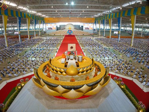 ภาพ No.77047:พิธีหล่อพระบรมพุทธเจ้า ในวันมาฆบูชา อาทิตย์ต้นเดือนที่ 6 มีนาคม พ.ศ. 2566 ณ วัดพระธรรมกาย จ.ปทุมธานี