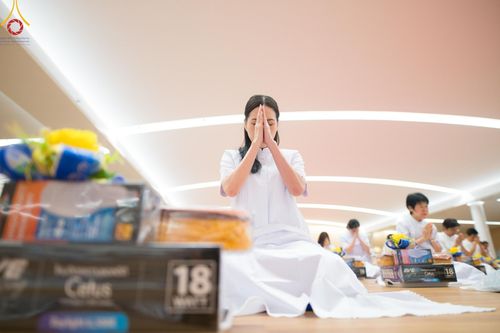 ภาพ No.145274:พิธีถวายผ้าอาบน้ำฝนและประทีปโคมไฟ ณ สภาธรรมกายสากล วัดพระธรรมกาย วันเสาร์ที่ 20 กรกฎาคม พ.ศ. 2567