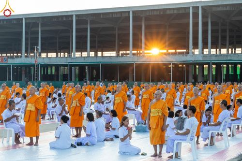 ภาพ No.180034:พิธีปลงผมนาคธรรมทายาท ในโครงการอุปสมบทหมู่ บูชาธรรมมหาปูชนียาจารย์ (ศูนย์อบรมวัดพระธรรมกาย) วันที่ 1 ธันวาคม พ.ศ. 2567 ณ ลานธรรมหารัตนวิหารคด วัดพระธรรมกาย จ.ปทุมธานี