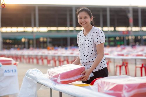 ภาพ No.225094:วันที่ 20 - 27 เมษายน พ.ศ. 2568 "ภาพแห่งความปลื้มที่ไม่มีวันจบ" คณะสงฆ์สามเณร เจ้าหน้าที่ และสาธุชน ร่วมแรงร่วมใจกันเตรียมงานและเก็บงาน เพื่อวันคุ้มครองโลก พิธีถวายมหาสังฆทานคณะสงฆ์ 40,000 กว่าวัดทั่วประเทศ