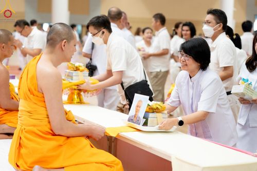 ภาพ No.136919:พิธีถวายหนังสือธรรมะ บาลี นักธรรม ทางก้าวหน้า ณ ห้องแก้วสารพัดนึก 2 วัดพระธรรมกาย วันเสาร์ที่ 11 พฤษภาคม พ.ศ. 2567