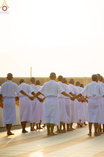 ภาพ No.214989:วันเสาร์ที่ 5 เมษายน พ.ศ. 2568 พิธีเวียนประทักษิณรอบพระมหาธรรมกายเจดีย์  พิธีวันทาเจดีย์ พิธีขอขมาและมอบผ้าไตร ในโครงการบรรพชาสามเณรฟื้นฟูพระพุทธศาสนาทั่วไทย , โครงการหน่อแก้วเปรียญธรรม รุ่นที่ 13 ,  โครงการสามเณรยุวธรรมทายาท รุ่นที่ 33 , โครงการสามเณรมั