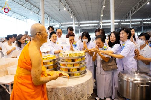 ภาพ No.120646:พิธีถวายภัตตาหารเป็นสังฆทาน แด่คณะพระธรรมยาตรา ปีที่ 12 วันที่ 29 มกราคม พ.ศ. 2567 ณ สภาธรรมกายสากล วัดพระธรรมกาย