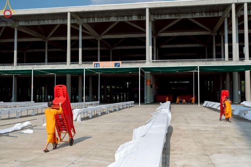 ภาพ No.220813:วันที่ 24-25 เมษายน พ.ศ. 2568 การเก็บงาน ผ้ารับประเคน ผ้าระบาย โต๊ะ เก้าอี้  ภายหลังงานวันคุ้มครองโลก ณ วัดพระธรรมกาย