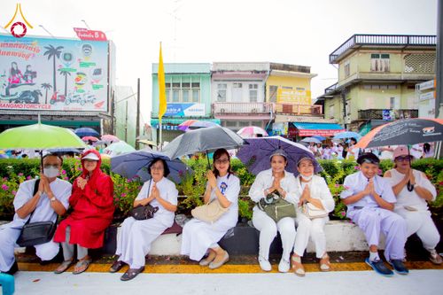 ภาพ No.226116:วันอาทิตย์ที่ 25 พฤษภาคม พ.ศ. 2568 พิธีตักบาตรพระ 1,000 รูปเมืองตรัง ครบรอบ 110 ปี เมืองทับเที่ยง ถวายเป็นพุทธบูชา ถวายเป็นพระราชกุศลแด่รัชกาลที่ 10 และอุทิศส่วนกุศลแด่อดีตเจ้าเมืองตรัง และบรรพบุรุษ ณ บริเวณหน้าศาลากลางจังหวัดตรัง ถนนพระราม 6