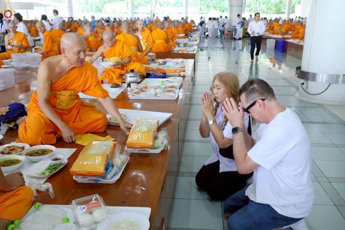 ภาพ No.240115:วันเสาร์ที่ 23 สิงหาคม พ.ศ. 2568 (วันพระ แรม 14 ค่ำ เดือน 9) พิธีบุพเปตพลี ครั้งที่ 169 ร่วมอุทิศบุญแด่หมู่ญาติที่ล่วงลับไปแล้ว และสืบทอดอายุพระพุทธศาสนา ณ หอฉันคุณยายอาจารย์ฯ วัดพระธรรมกาย