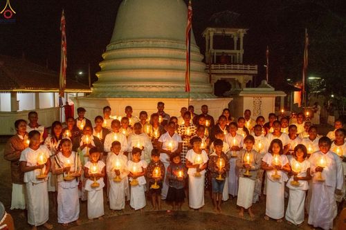 ภาพ No.229994:วันที่ 4 และ 12 พฤษภาคม พ.ศ. 2568 พิธีจุดวิสาขประทีป ถวายเป็นพุทธบูชา ณ วัดสุภัทรารามา มหาวิหาร เมืองบาดุลลา ประเทศศรีลังกา