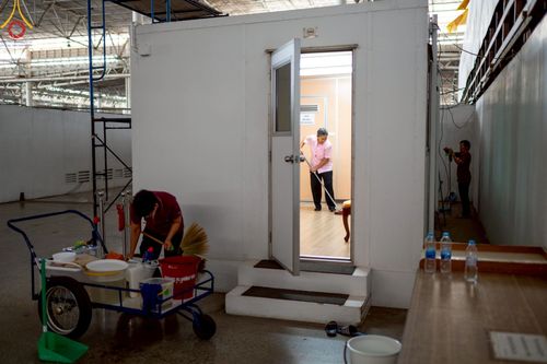 ภาพ No.218816:วันศุกร์ที่ 18 เมษายน พ.ศ. 2568 การเตรียมงานในลานธรรม , พระมหาธรรมกายเจดีย์ เพื่องานวันคุ้มครองโลก 22 เมษายน พ.ศ. 2568