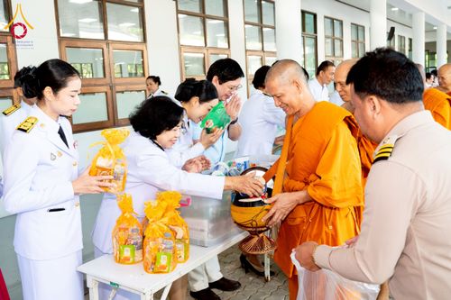 ภาพ No.237677:พิธีเจริญพระพุทธมนต์ ปฏิบัติธรรมเจริญสมาธิภาวนา และทำบุญตักบาตร ถวายพระราชกุศล เนื่องในโอกาสวันเฉลิมพระชนมพรรษา สมเด็จพระนางเจ้าสิริกิติ์ พระบรมราชินีนาถ พระบรมราชชนนีพันปีหลวง วันอังคารที่ 12 สิงหาคม พ.ศ. 2568  ณ อาคารปลูกศรัทธา 2 วัดพระธรรมกาย 