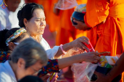 ภาพ No.211954:วันจันทร์ที่ 17 มีนาคม พ.ศ. 2568 พิธีตักบาตรพระกว่า 300 รูป ฉลองพิธีประดิษฐานพระบรมสารีริกธาตุ ณ ปทุมเจดีย์ เจดีย์พระพุทธเจ้า 5 พระองค์ ศูนย์อบรมเยาวชนปัตตานี บ้านโคกดีปลี ตำบลตุยง อำเภอหนองจิก จังหวัดปัตตานี