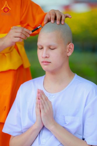 ภาพ No.135344:พิธีปลงผม ธรรมทายาท ระดับอุดมศึกษา รุ่นที่ 51 ภาคฤดูร้อน ณ วัดพระธรรมกาย จ.ปทุมธานี วันเสาร์ที่ 6 เมษายน พ.ศ. 2567