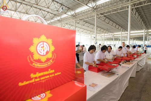 ภาพ No.212295:วันพุธที่ 19 มีนาคม พ.ศ. 2568 การบรรจุไทยธรรมลงกล่องสำเร็จ 43,500 กล่อง เพื่อถวายแด่พระสังฆาธิการ 40,000 กว่าวัดทั่วไทย ในวันคุ้มครองโลก 22 เมษายน พ.ศ. 2568 ณ บ้านแก้วเรือนทองคุณยายฯ วัดพระธรรมกาย