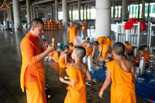 ภาพ No.60869:V.37 ยิ่งกว่าดี เพื่อ 80 ปีของพ่อ ภาพการเตรียมงานของหน่วยงานต่างๆ เพื่อพิธีฉลองอายุวัฒนมงคล 80 ปี หลวงพ่อธัมมชโย และรับถวายมหาสังฆทาน 10,000 กว่าวัดทั่วประเทศ ในวันคุ้มครองโลก วันจันทร์ที่ 22 เมษายน พ.ศ. 2567