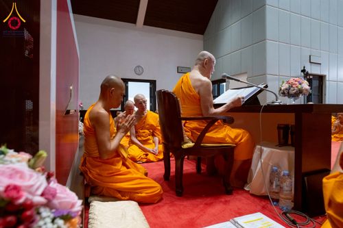 ภาพ No.233183:วันที่ 11 กรกฏาคม พ.ศ. 2568 พิธีอธิษฐานพรรษา ของคณะสงฆ์ ณ โบสถ์พระไตรปิฎก วัดพระธรรมกาย ต.คลองสาม อ.คลองหลวง จ.ปทุมธานี